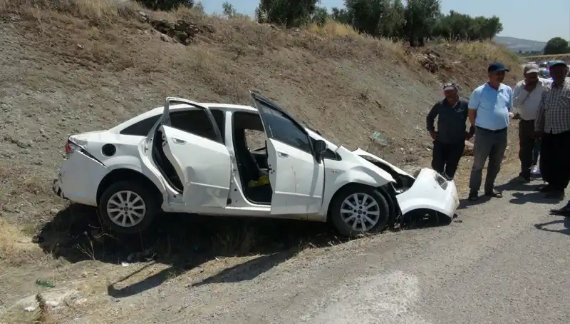 Kilis'te Korkunç Kaza: Otomobiller Çarpıştı, Yaralılar Yarışta