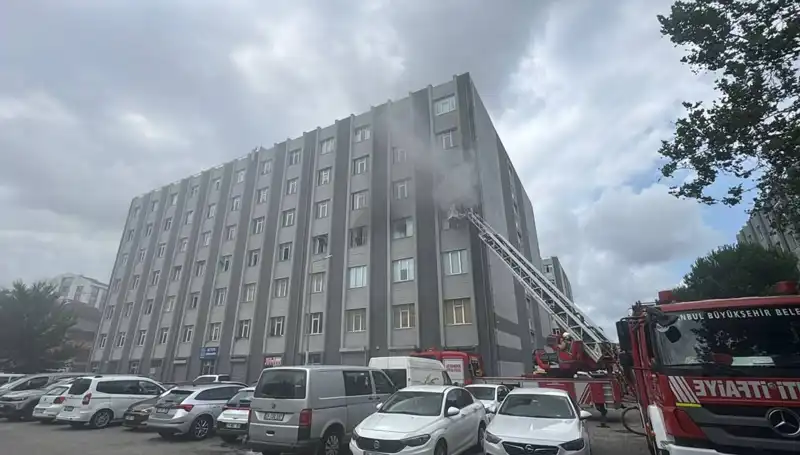 Çorap İmalathanesinde Patlayan Yangın, Güvenlik Endişelerini Artırdı