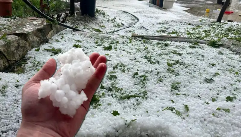 Haziran Ayında Beklenmedik Dolu Olayı: Her Şey Beyaza Büründü