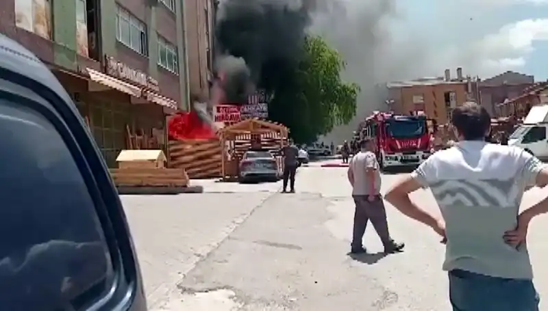 Ankara'da Alevlere Teslim Olan İş Yerleri: Yangının Sebebi Ne?