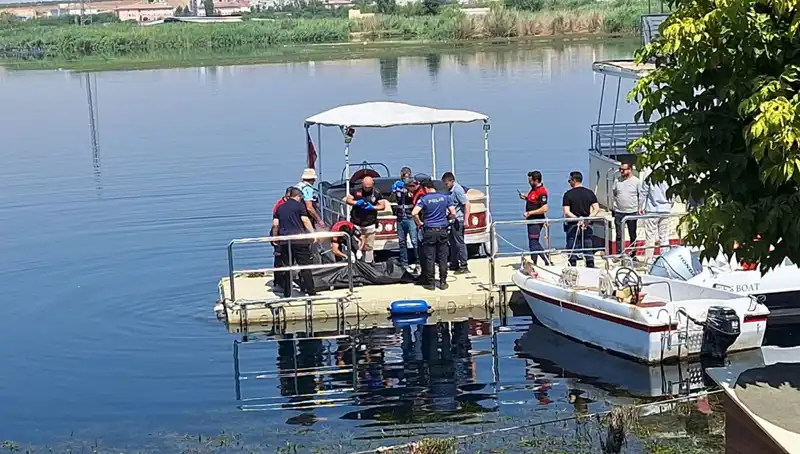 Fırat Nehri'nde Şok Edici Bulgu: Erkek Cesedi Karaya Vurdu