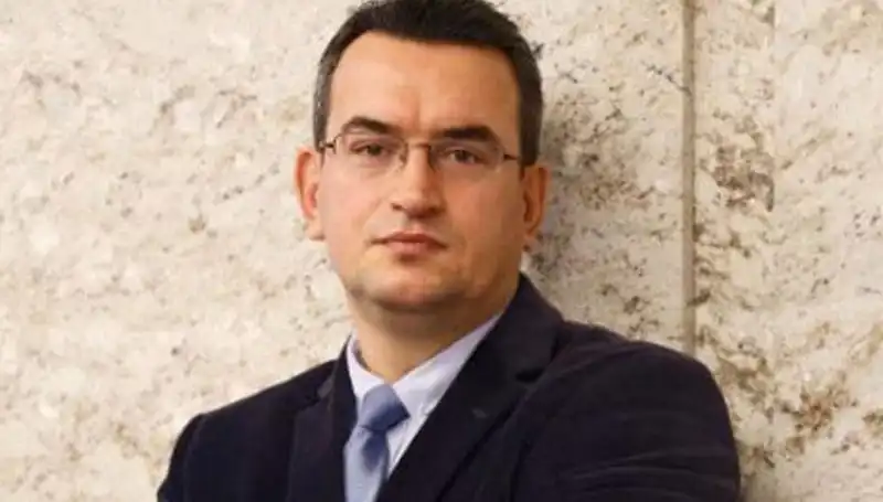 Metin Gürcan: DEVA Partisi'nin Öne Çıkan İsimlerinden Biri