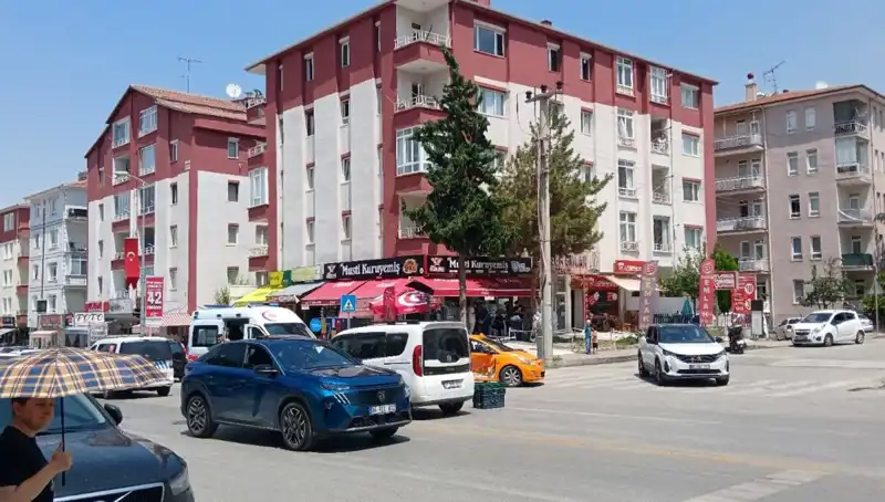 Taksi ile Otomobil Çarpıştı: Olayın Ardından Yaşananlar