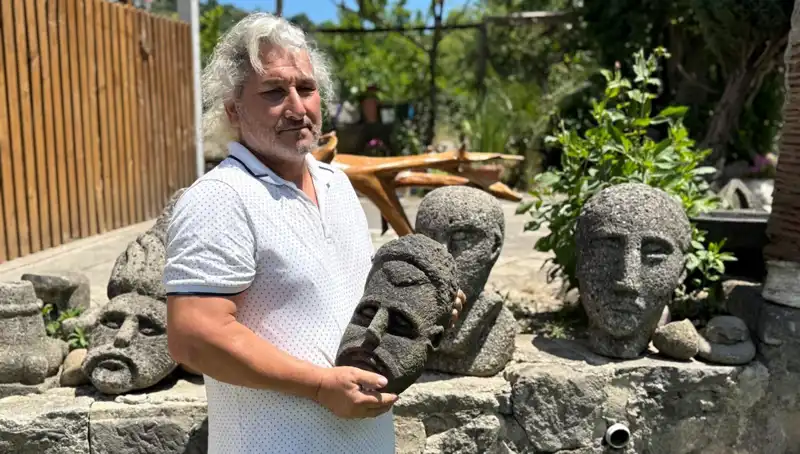 3 Günde Eşsiz Eserler Yapan Sanatçı, Herkesin İlgi Odağı Oluyor