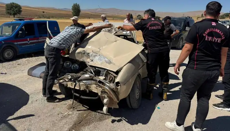 Kahramanmaraş’ta Yaşanan Feci Kaza: Kamyonet ve Otomobil Çarpıştı
