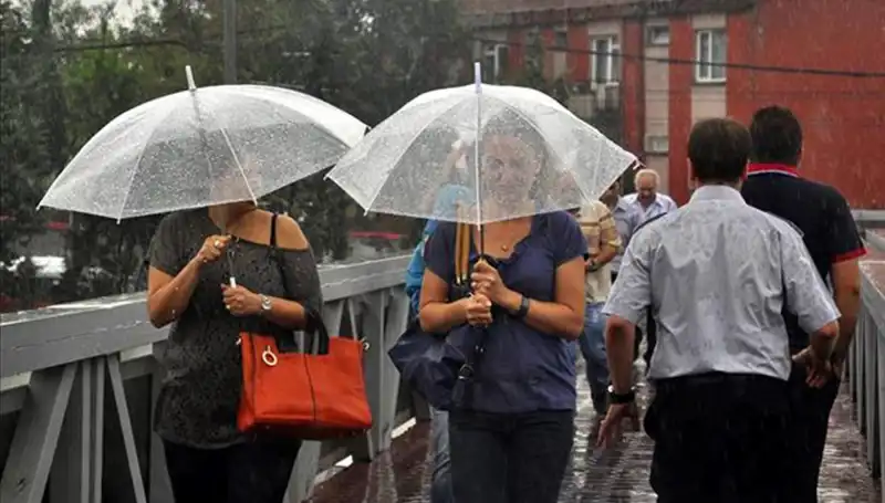 Sıcak Hava ve Sağanak Yağışlar: Meteorolojiden Önemli Uyarılar Geldi!