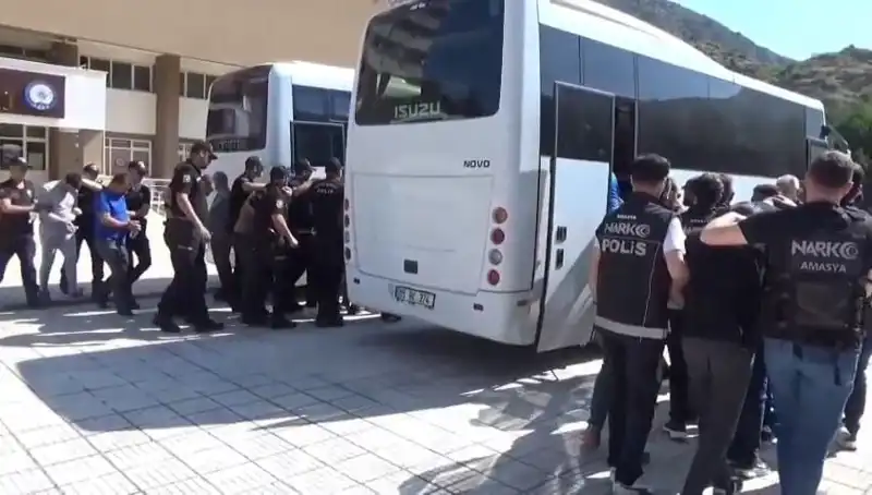 Amasya'da Dev Uyuşturucu Operasyonu: 13 Kişi Tutuklandı