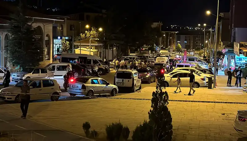 İki Aile Arasında Çıkan Kavga: 1 Yaralı Ağır, 3 Kişi Hastaneye Kaldırıldı