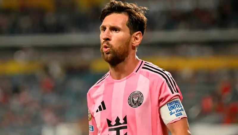 Messi'nin İlk Maçında Şok Beraberlik: Direkten Dönüş ve Son Dakika Heyecanı