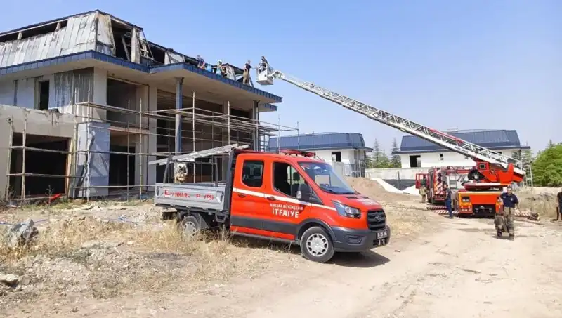 Gölbaşı’nda Villalara Sıçrayan Yangında Panik Anları