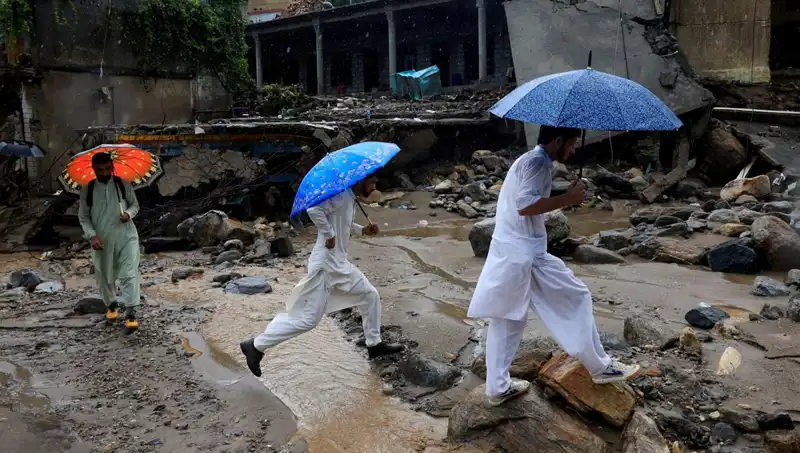 Pakistan'da Sel Felaketi: DSÖ'den Kritik Tıbbi Malzeme Yardımı