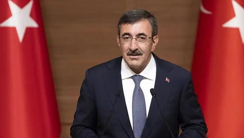 Anti-Semitizm Tartışmalarında Sözlerini Sakınmayan Yılmaz: "Avrupa'da Arayın"