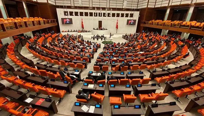 Emekli İkramiyesinde Tarihi Artış: Teklif TBMM'de Kabul Edildi!
