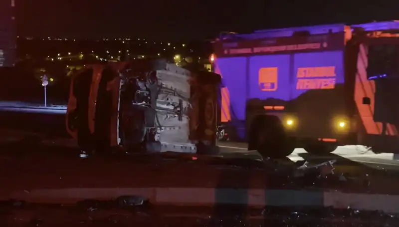 Havalimanı Yolunda Feci Kaza: Takla Atan Araçta 6 Yaralı!