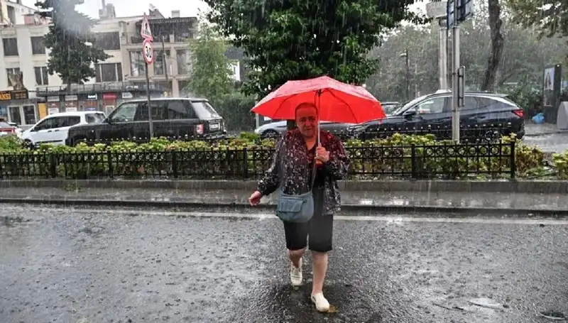 Beklenen Sarı Kodlu Yağış Uyarısı: Hazırlıklı Olmanın Yolları