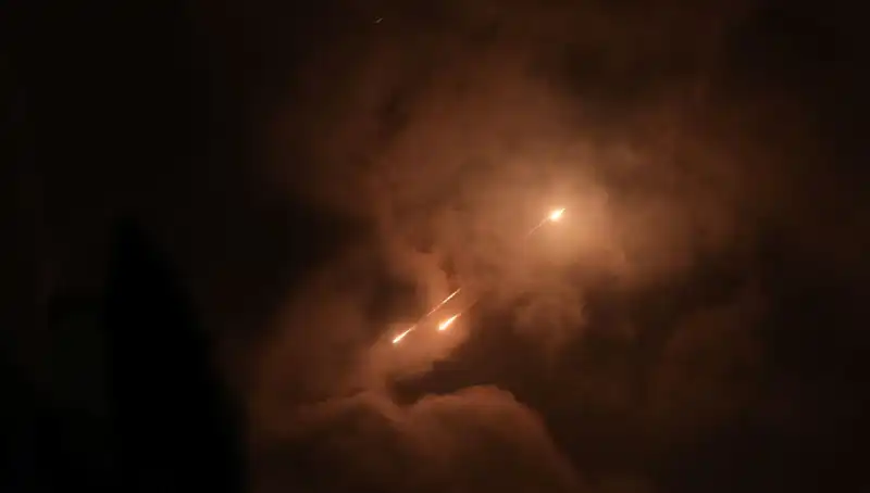 İran’ın Gece Saldırılarının Arkasındaki Gizemli Strateji Nedir?