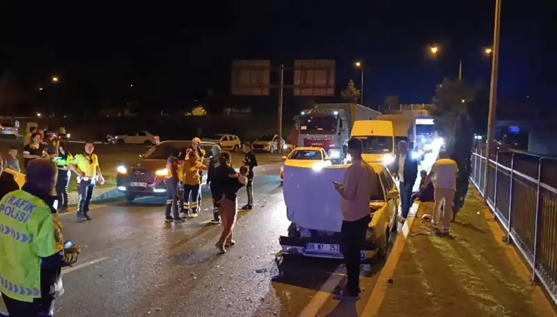 Otoyolda Korkunç Kaza: İkisi Çocuk Dört Yaralı!