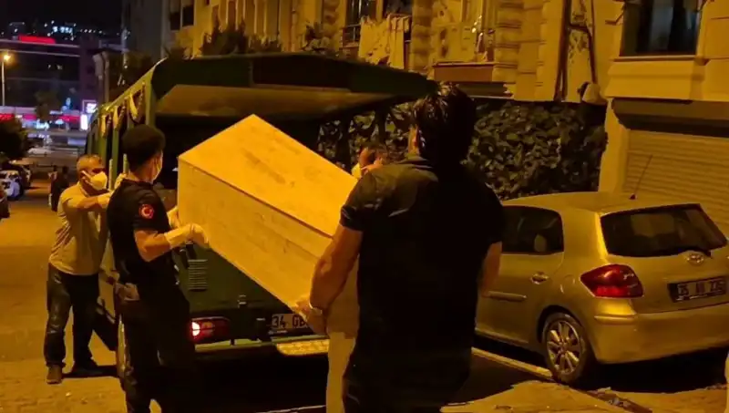 Esenyurt’ta Gizemli Ölüm: Kadının Cesedi Bulundu